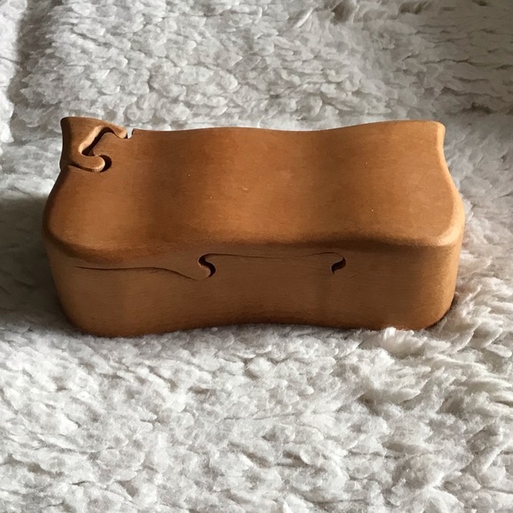 Hand Carved and Signed Pine Puzzle Stash Box - Picture 5 of 10